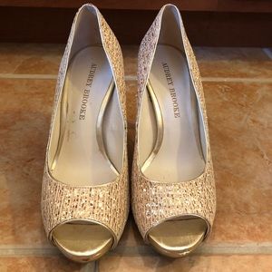 Size 7 sparkly gold heels